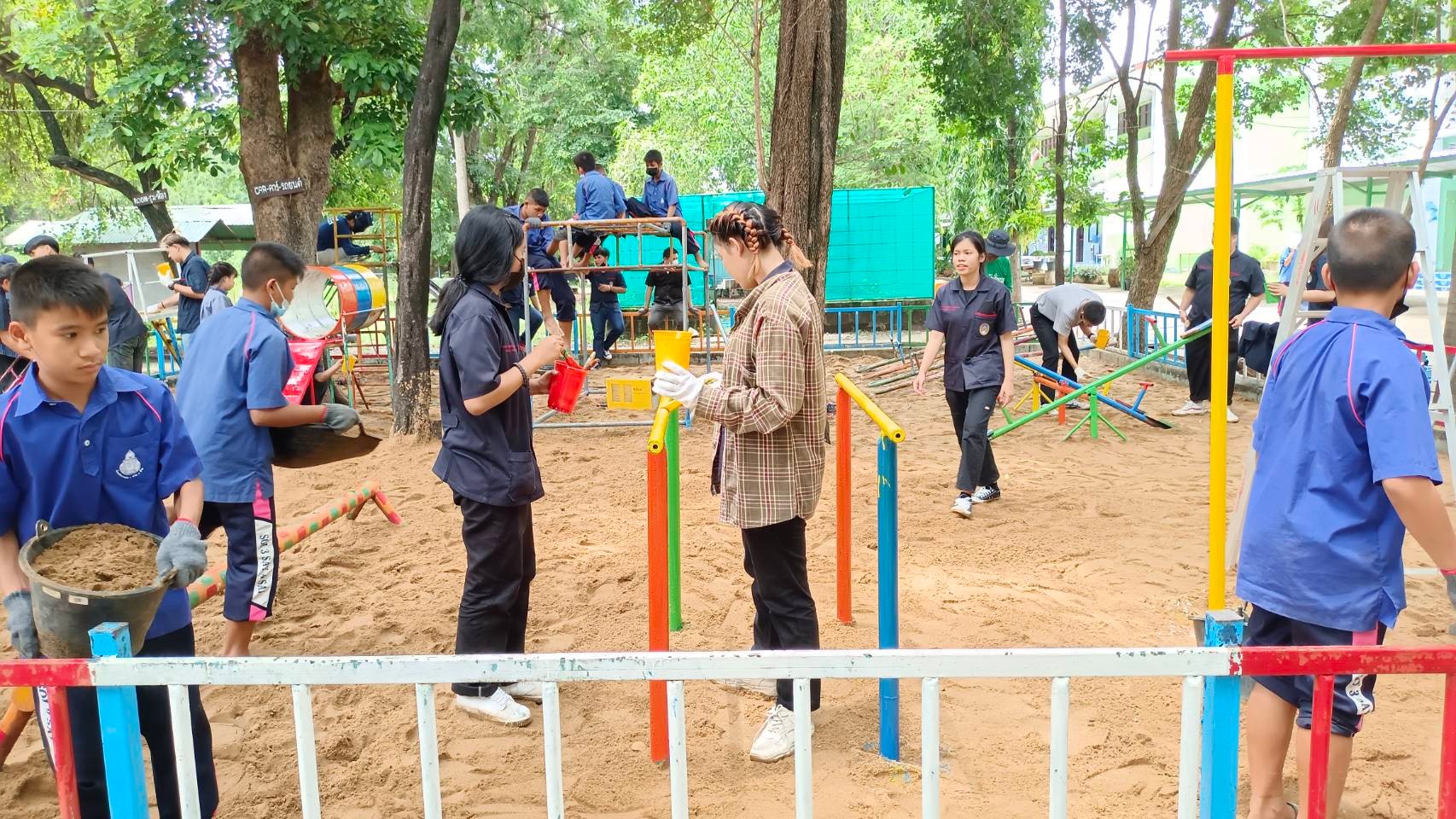 ออกค่ายอาสาพัฒนาโรงเรียน