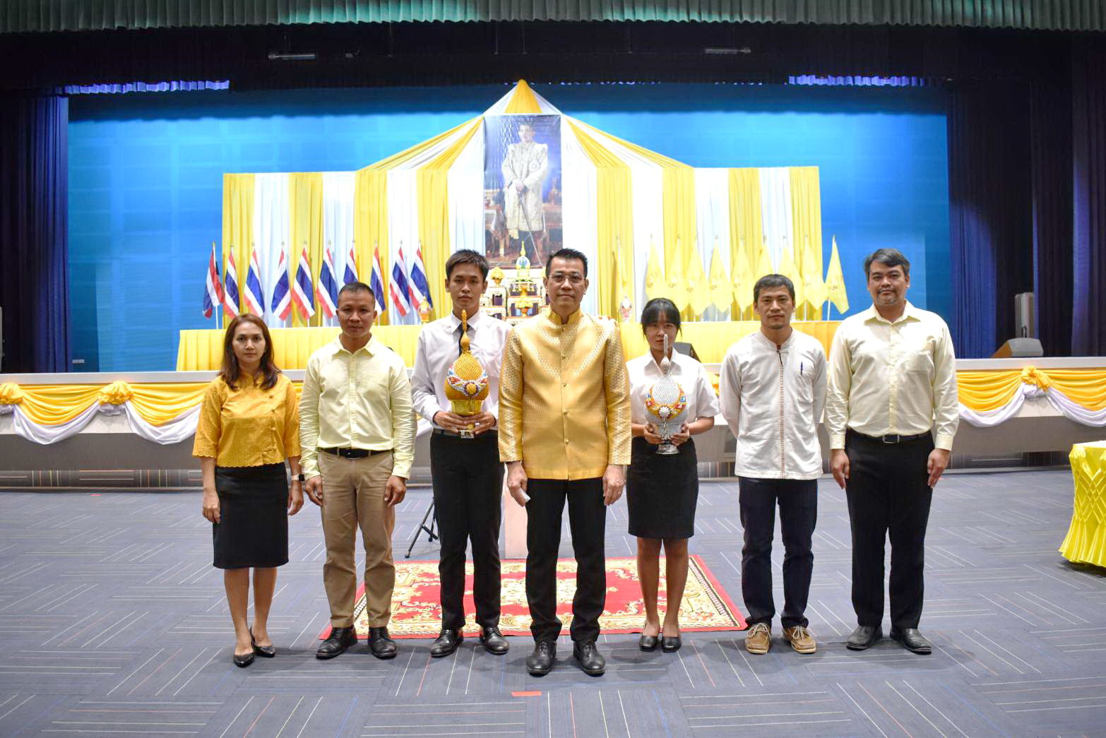 ร่วมพิธีถวายพระพรชัยมงคลพระบาทสมเด็จพระวชิรเกล้าเจ้าอยู่หัว รัชกาลที่ 10