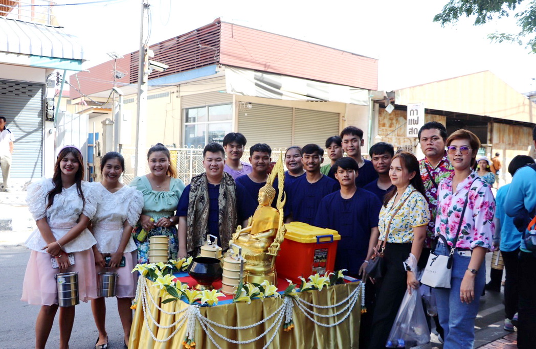 ร่วมงานลอยกระทงย้อนยุค ประจำปี 2566