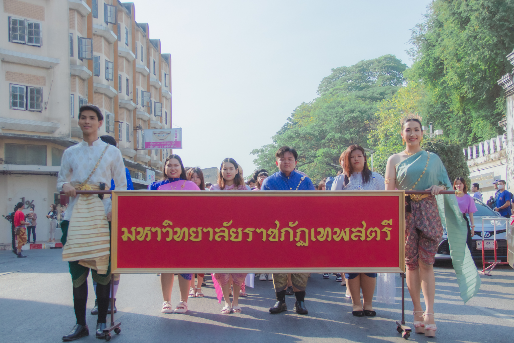 ร่วมกิจกรรมเดินรณรงค์เชิญชวนชาวลพบุรีพร้อมใจแต่งไทยทั้งเมือง ประจำปี 2567