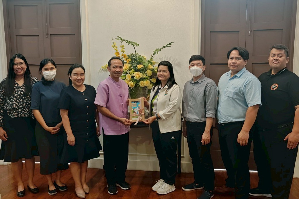 คณะผู้บริหาร คณะเทคโนโลยีอุตสาหกรรม เข้าพบ อธิการบดี รับฟังเเนวทางการดำเนินงาน